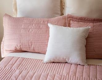 The Art of Handloom: Bringing Tradition Home